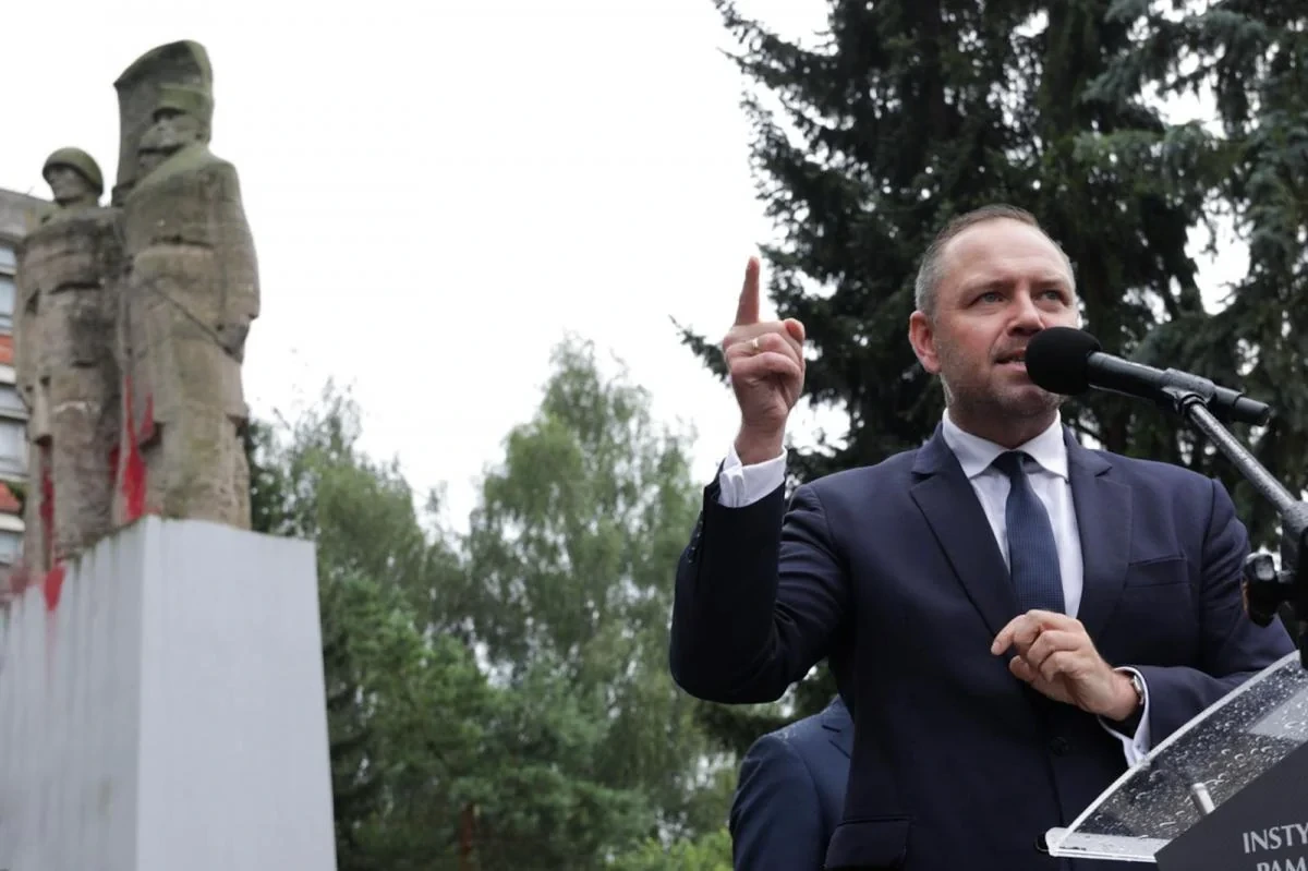 Президент Польщі заявив про силове захоплення трибуналу та скликав термінові консультації